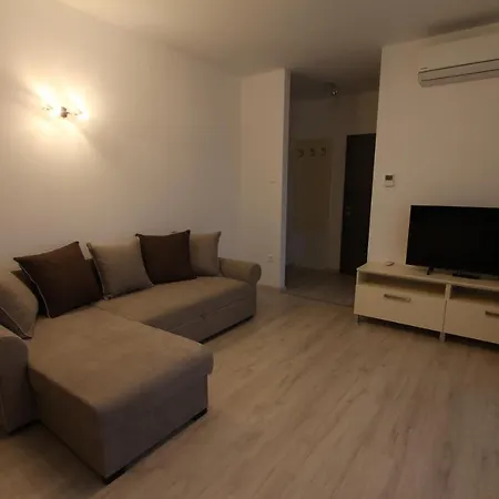 Munkacsyresidence402 *